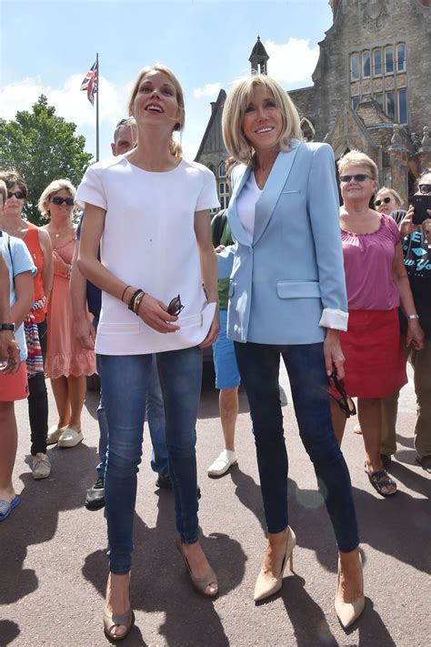 Brigitte Macrons Très Chic Style French First Lady First Lady Fashion