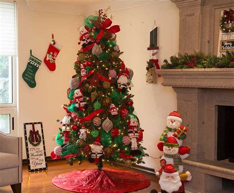 Puedes colora bolas rojas con. Cómo decorar tu pino de navidad - The Home Depot Blog