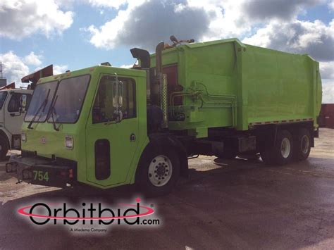 2006 Ccc Dual Axle Labrie Side Loader