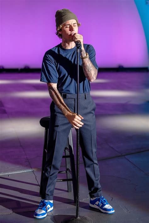 Justin bieber has postponed his anticipated changes tour as of wednesday (april 1). Justin Bieber CMA Awards 2020: He Sings '10,000 Hours ...