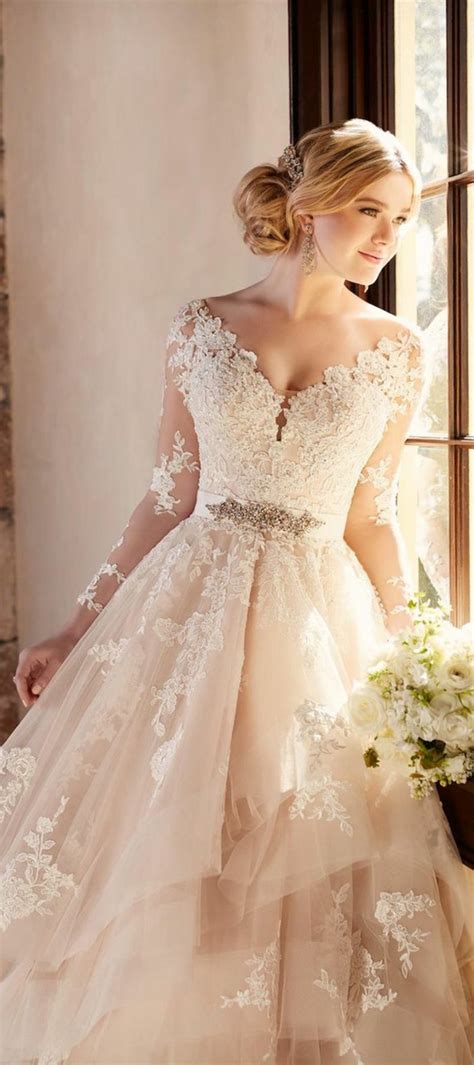 La robe de mariée couleur champagne et comment choisir sa robe pour le