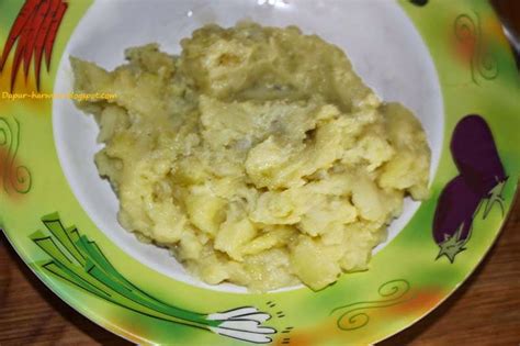 Campur semua bahan kering dan bawang putih, kemudian 1 sendok teh gula pasir. Dapur Harmoni: Resep Roti Kentang Tanpa Telur Versi 1