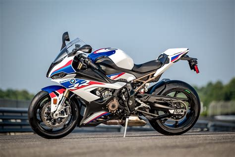 As one of the most finely crafted and technologically sophisticated motorcycles in its segment, the s 1000 rr has a lot to live up to, particularly as its european and japanese competition continues to advance. 2020 BMW S 1000 RR first ride review - RevZilla
