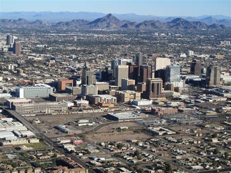 File:Phoenix AZ Downtown from airplane.jpg - Wikipedia