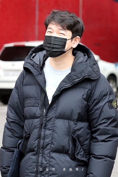 지진희, 여전히 hot하다 #조승우 #황정민 #셀카. 조승우 퇴근길 사복패션.jpg - 유머/이슈/정보 - 에펨코리아