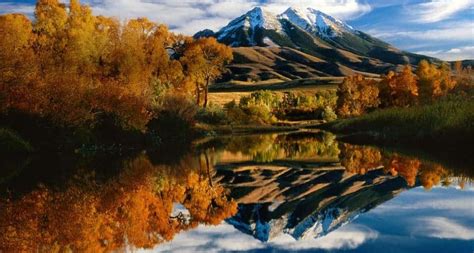 Autumn Colors And Emigrant Peak Paradise Valley Montana Usa Bing