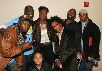 Жанр боевик, фантастика режиссер микаэль хофстрём в ролях демсон идрис (лейтенант томас харп), энтони маки (капитан лео), эмили бичем (софия), майкл келли (полковник экхарт), пилу асбек (виктор коваль) и др. The Wire: Who u wit? Avon vs Marlo, Webay vs Chris vs Omar ...