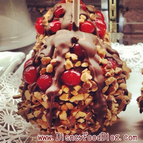 Disney World Has Som Fancy New Gourmet Caramel Apples At The Parks