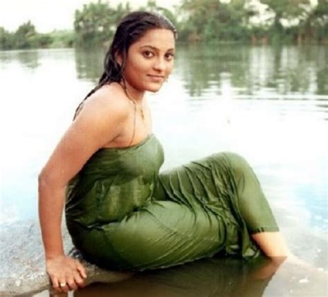 Hot Mallu Bathing Stills Page 2 Andhramania Forum
