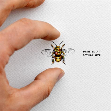 Teddy Bear Bee Giclée Print In 2020 Giclee Print Bee Print