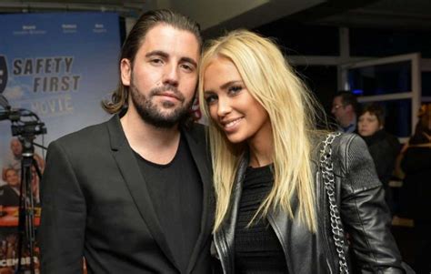 Anouk matton news, gossip, photos of anouk matton, biography, anouk matton boyfriend list help us build our profile of anouk matton! Anouk Matton openhartig over relatie met Dimitri Vegas ...