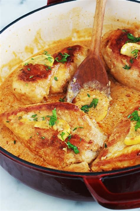 Poitrines de poulet sauce crémeuse à lail et citron