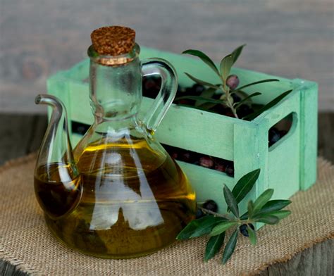 Pleasant fragrances of tea tree oil, ( think spanish cedar or close to it) vanilla oil, a trace of peppermint jojoba seed oil, with a few. Off-Grid Medicine Kit - How To Make Your Own Tea Tree Oil