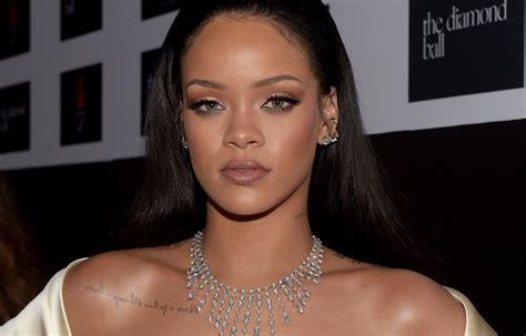 Rihanna Height Weight And Age Charmcelebrity