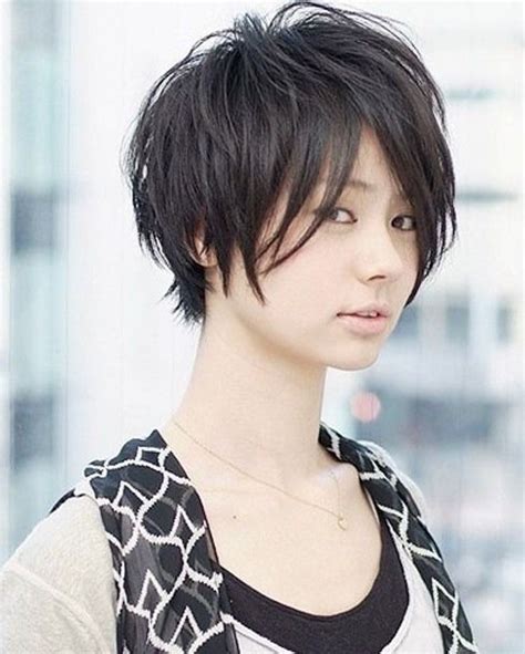 Smoothing pendek dengan belah tengah. Model Rambut Pendek Wanita Jepang di 2019 | Rambut pendek, Wanita berambut pendek, dan ...