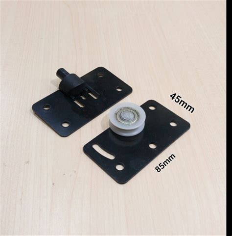 Saat sudah waktunya mendekorasi kamar tidur, jangan lupakan lemarimu berikut adalah 8 gagasan mudah untuk membuat lemari anda terlihat bagus. Jual Roda Lemari Geser / Sliding 30G di lapak MakmurKunci ...