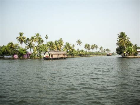 This 4000ft above sea level view point is. 10 Best Tourist Places to Visit Near Kochi (Cochin) Within ...