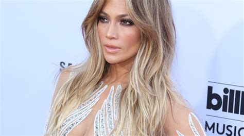 Jennifer Lopez Shows Off Dramatic Short Hair Makeover Click To See