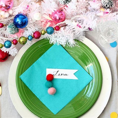 These Sweet Place Cards Are The Perfect Addition To Your Christmas