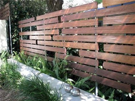 11 Best And Fascinating Diy Wooden Garden Fence Styles And Designs For