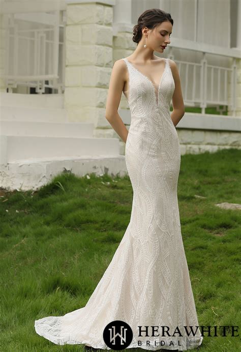 Slim And Sexy Wedding Dress With Illusion Back