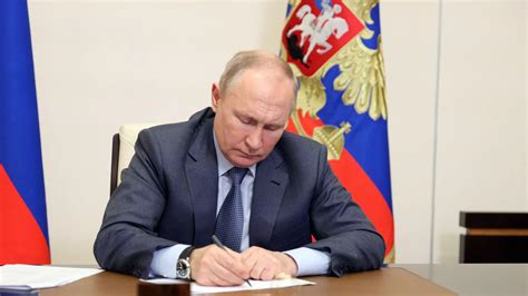俄媒：普京签令，任命顿涅茨克等四联邦主体入俄之前领导人为代理领导人 手机新浪网
