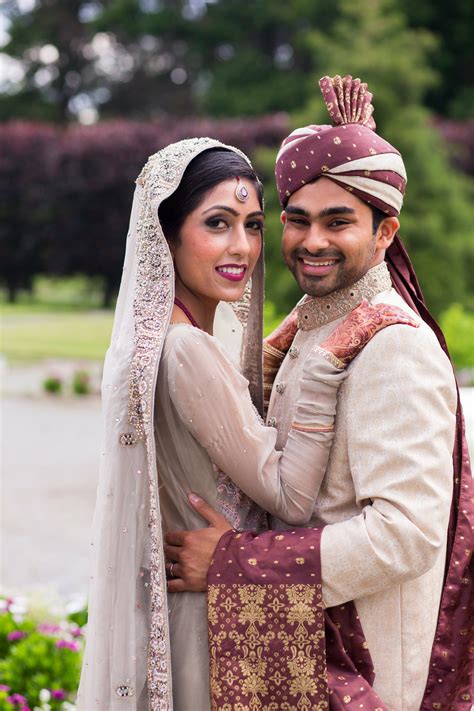 Su etsy trovi 3288 wedding pics in vendita, e costano. A Modern Pakistani Wedding in Wellesley, MA