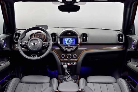 2017 Mini Countryman Cooper S All4 Interior View 02 Motor Trend En