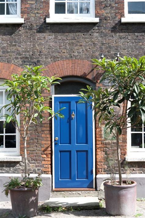 The term appeared in the 18th century and designates a the drawing room is typically situated near the entrance and close to the front door so guests can go. Try Farrow & Ball's fabulous Drawing Room Blue 253 to wow ...
