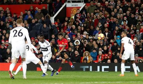 After all, fulham is just a relegation team in the relegation zone, and they are currently in a poor form. Man Utd 4-1 Fulham AS IT HAPPENED: Romelu Lukaku scores first home goal since March | Football ...
