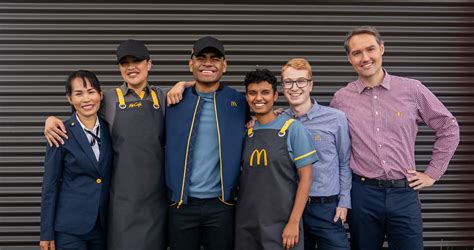 Mensonge Rencontre audible uniforme mcdonalds Catastrophique Gymnaste Cour