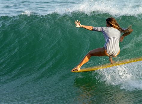 Pinterest Surfing Surfer Surfing Waves