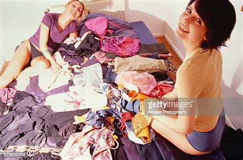 Panties Teen In Bed Photos Et Images De Collection Getty Images