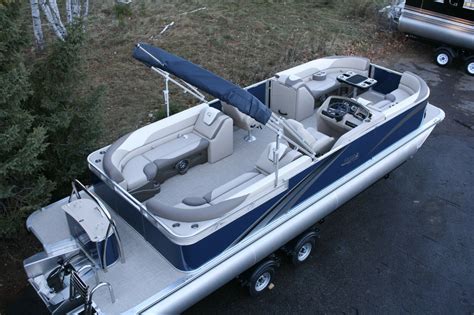 Triple Tube New 26 Ft Pontoon Boat With 200 Hp And Trailer 2021 For