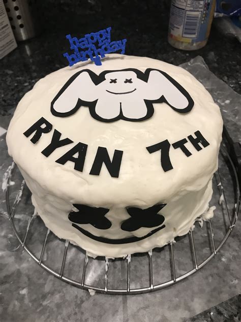 Such perfection with a black drip and. Ryan's 7th dj marshmello bday cake | 10th birthday parties ...