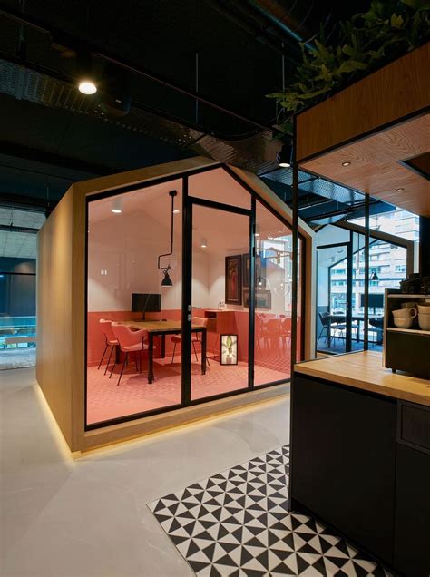 Awesome Modern Office Design Ideas 34 Hmdcrtn