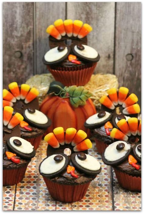 These Adorable Turkey Cupcakes Are The Perfect Dessert Recipe For That Thanksgiving Party