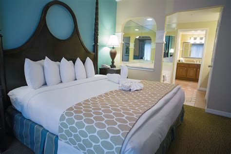 Rooms available at holiday inn express & suites orlando at seaworld. Hilton Grand Vacations Suites at SeaWorld | Suites, Sea ...