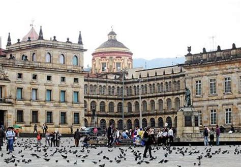 Conoce La Plaza De Bolívar En Bogotá Colombia Travel