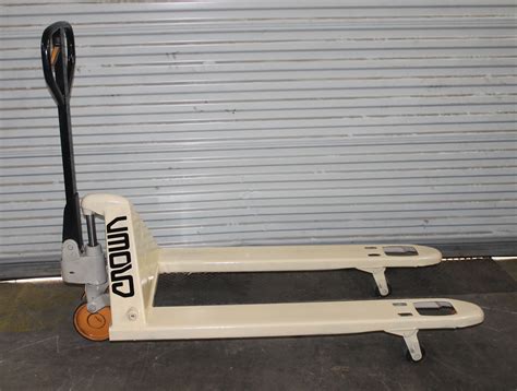 Crown Hand Pallet Jack Size 27w X 48l 5000 Capacity Qty1