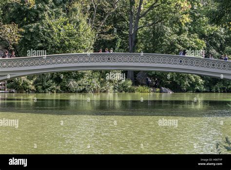 Bow Bridge In Central Park Stock Photo Alamy