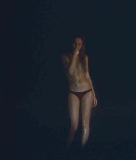 Nude Scenes Brie Larson Hairbra In Tanner Hall Gif Video Nudecelebgifs Com