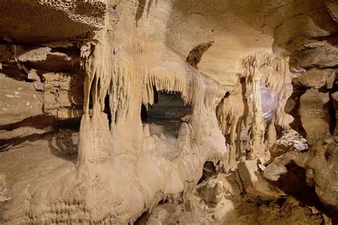 Crystal Onyx Cave Were Not Mammoth But We Are Spectacular