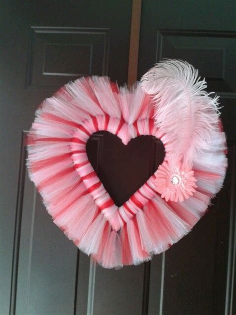 Valentines Day Tulle Wreath With Feather And Flower For Decoration
