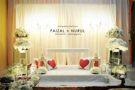 Pelamin tunang simple buat sendiri diy bunga tangan. Love In February: Review #1 - Pelamin Nikah