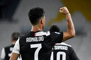 Football World Cr7 Tops The Chart Ronaldo Cristiano Ronaldo World