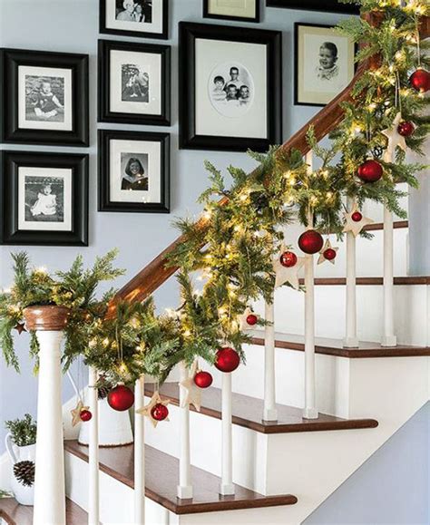 35 Amazing Christmas Staircase With Banister Ornaments Christmas