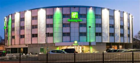 The park inn offers a fantastic stay for guests visiting for business or leisure with an indoor heated swimming pool and fitness centre that should get you in the mood for a relaxing meal. Holiday Inn Ariel Hotel Heathrow Airport & Car Parking - APH