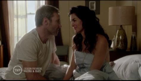 Rizzoli And Isles Premiere Season 4 Kicks Off With An Old Flames Return For Jane Video
