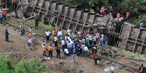 Train Derailment Survivors In Mexico Said They Were Extorted By Bandits